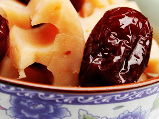 Red dates lotus root soup